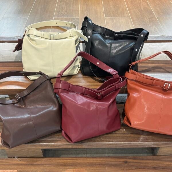 Soft, large-capacity, fashionable and beautiful genuine leather bag